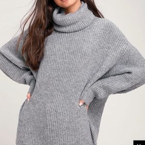 Lulus grey turtleneck sweater.